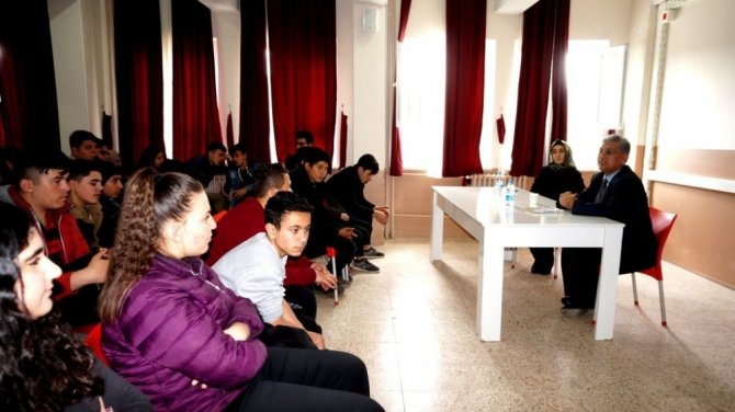 Sarıgöl’de Öğrencilere Verginin Önemi Anlatıldı