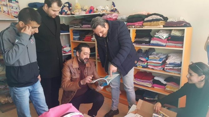 Beşiktaş Taraftarlarından Öğrencilere Kitap Bağışı