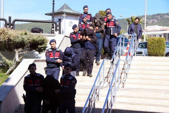 Kobra Zehri Kaçakçılığına 4 Tutuklama