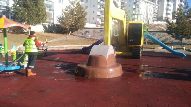 Parklar İlkbahara Hazırlanıyor