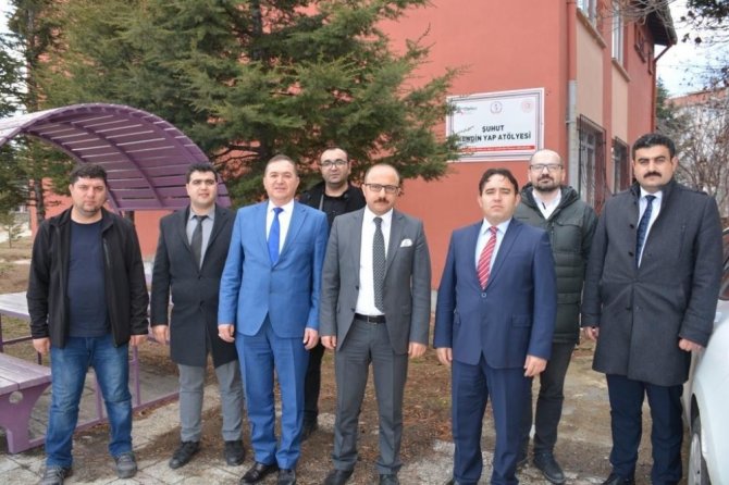 Bakan Varank’tan Şuhut Ta ’’Kendin Yap Atölyesi’’ Projesine İlgi