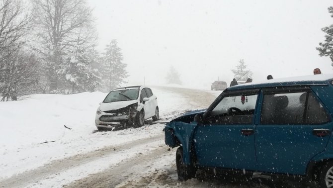 Kar Yağışı Kazaya Sebep Oldu