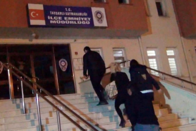 Tavşanlı’da Fuhuş Operasyonunda 4 Gözaltı