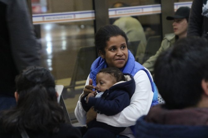 Avrupa Hayali Kuran Mülteciler Denizli Otogarında Yoğunluk Oluşturdu