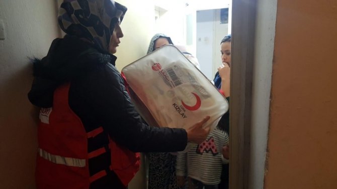 Kızılay’dan Doğam Yapan Annelere “Sevgi Bohçası”