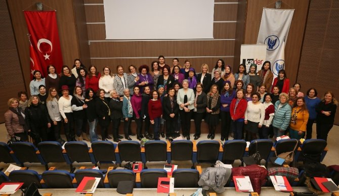 Kadınlar İçin Siyaset Okulu