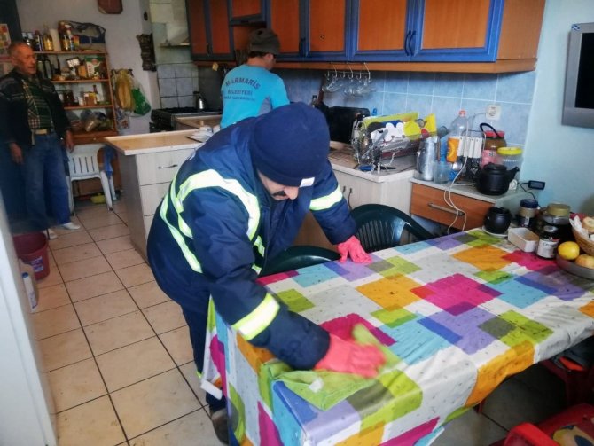 Yaşlı Adamın Yardımına Belediye Koştu