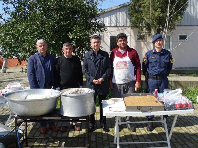 İncirliova’da İdlib Şehitleri İçin Pilav Hayrı Düzenlendi