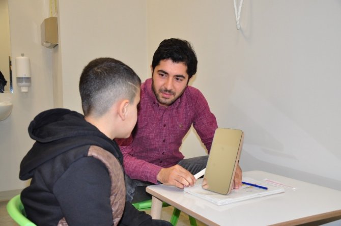 Konuşmada Zorluk Yaşayanları Sevindiren Hizmet