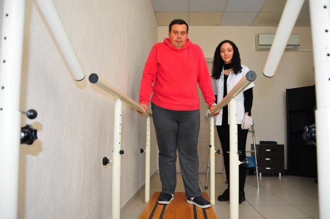 Yatalak Olarak Geldiği Bakım Merkezinin Hasta Bakıcısı Oldu