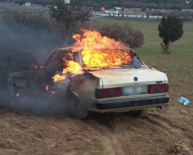 Otomobil Alev Alev Yandı