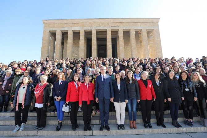 Gaziemirli 500 Kadın Ata’nın Huzuruna Çıktı