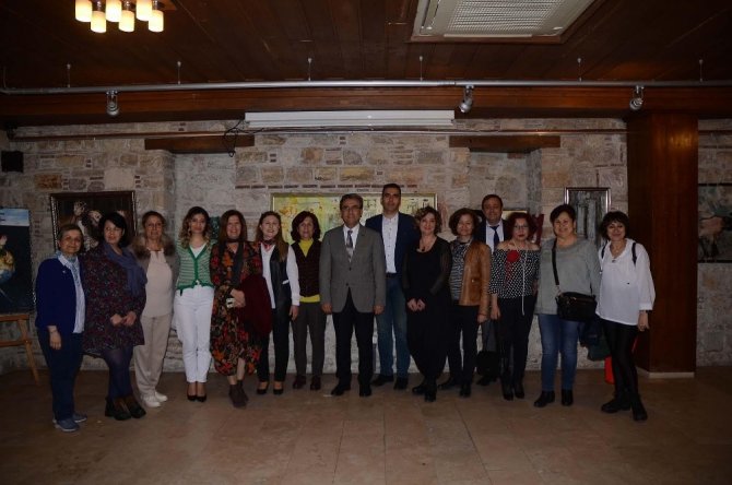 Kuşadası’nda Kadına Şiddete Sanatla Dur Dediler