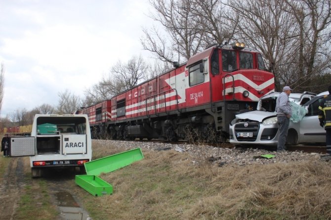 Uşak’ta Hemzemin Geçit Faciası: 2 Ölü, 2 Yaralı