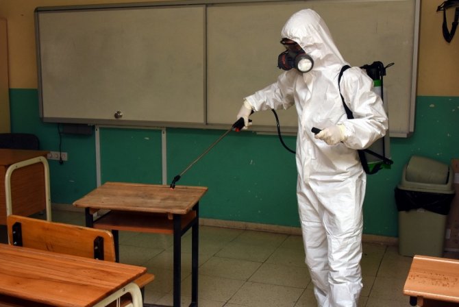 Aliağa’da Okul Ve Camiler Dezenfekte Ediliyor