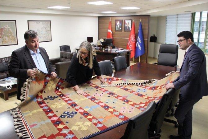 Kınık’ın Kilimleri Markalaşma Yolunda