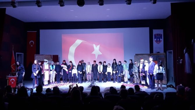 Mer Kolejinde İstiklal Marşı Coşkusu