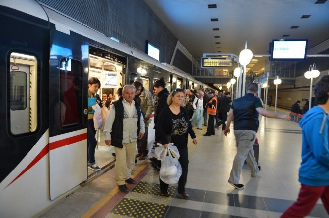 Başkan Soyer’den Koronavirüs İle İlgili Risk Gruplarına Önemli Çağrı