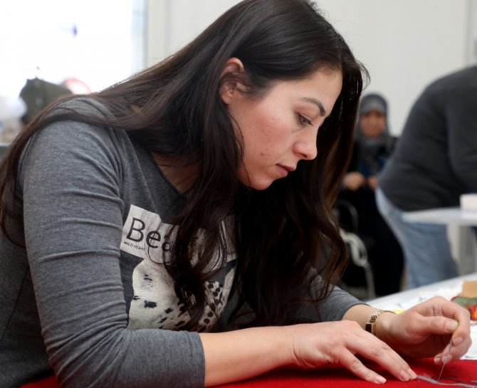 Açılan Kurslarla Geleneksel El Sanatlarını Öğreniyorlar