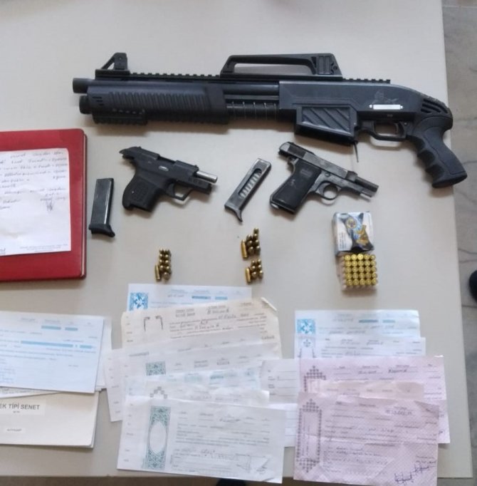 Uşak’ta Tefecilik Yaptıkları İddiasıyla 2 Kişi Tutuklandı