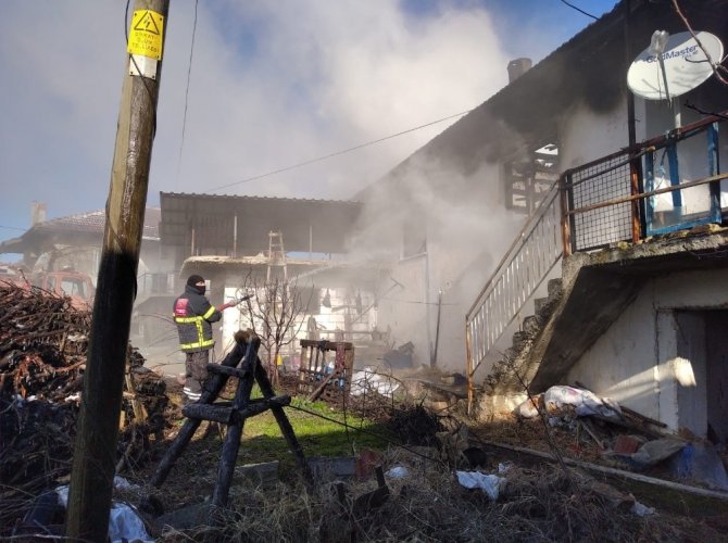 Pazarlar’da Ev Yangını: 1 Ölü