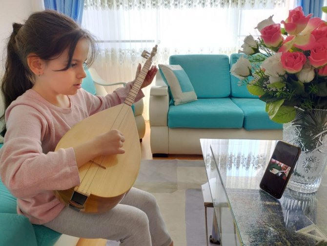 Yarım Kalan Kursları Uzaktan Eğitimle Tamamladılar