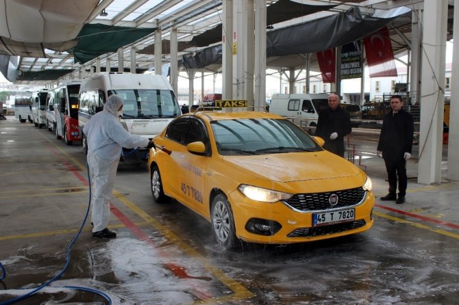 Salihli’de Toplu Taşıma Araçları Dezenfekte Edildi