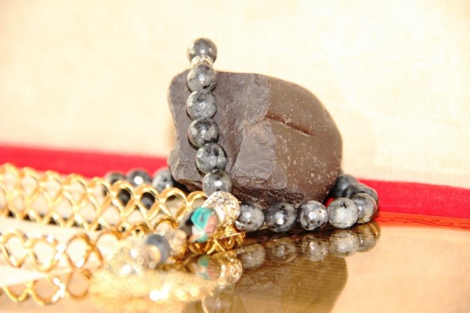 6 Ülke Gezdi, Hindistan’da İşlendi, 30 Bin Dolara Satışa Çıktı