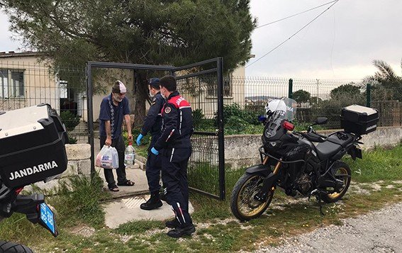 Çeşme’de, Vefa Çalışma Grubu İhtiyaçları Karşılıyor