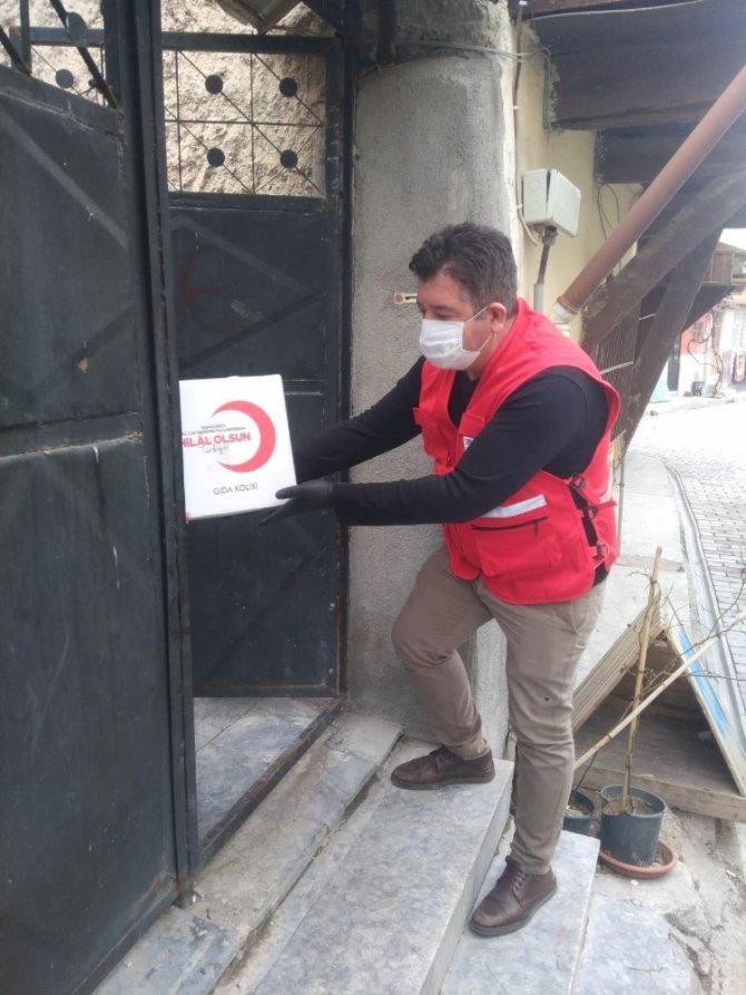 Kızılay Korona Virüs Mücadelede Sosyal Yardım Çalışmalarını Artırdı
