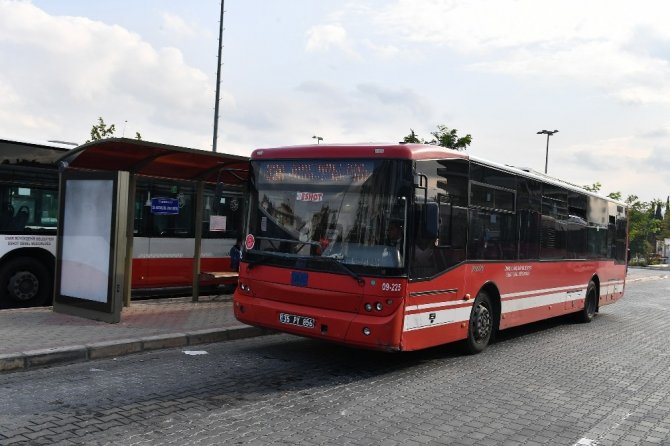 İzmir’de Otobüs Sayısı Azaltılmıyor