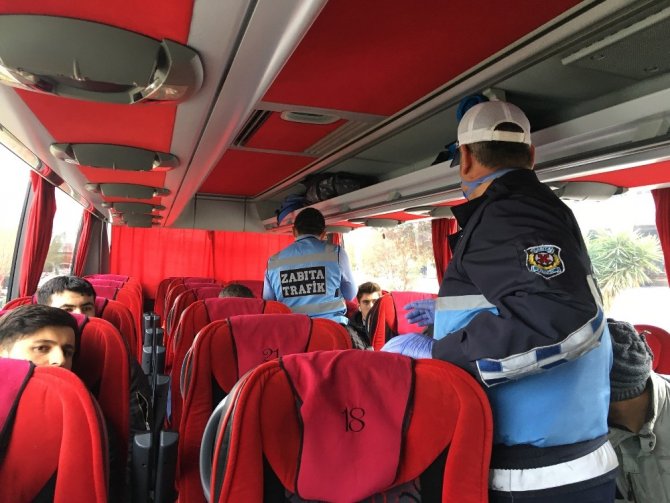İzmir Otogarında Virüse Karşı Yolcu Denetimi