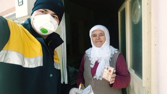 Ortaca Ptt 65 Yaş Üstü Emeklilerin Maaşını Evlerine Götürüyor