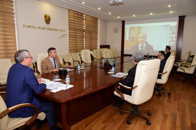 Vali Deniz, Kaymakamlarla Video Konferansla Görüştü