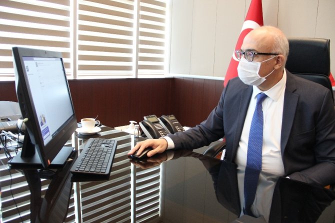 Dar Gelirli Öğrencinin İnterneti Akademisyenlerden