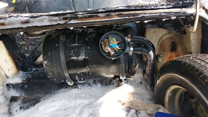 Seyir Halindeki Otomobil Yandı