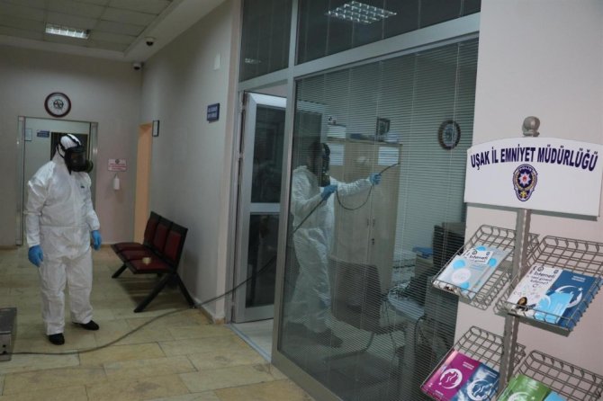Uşak’ta Emniyet Binası Ve Araçlar Dezenfekte Edildi