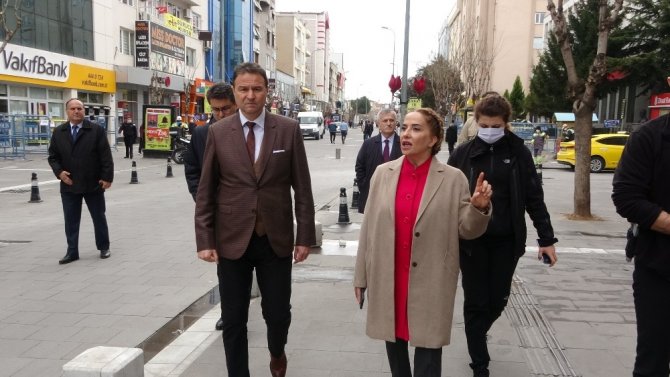 Uşak’ta Zorunlu Olmadıkça Caddeye Çıkan Vatandaşlara Para Cezası Kesilecek