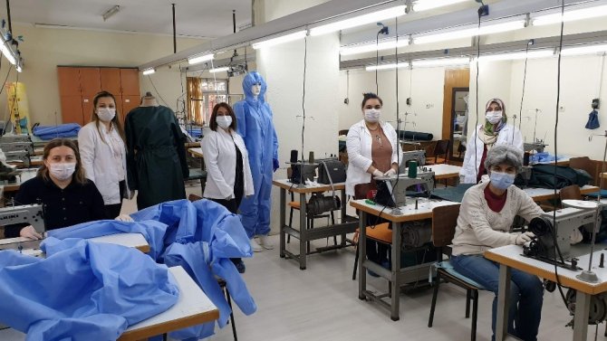 Bir Telefonla Örgütlenen Kadınlar Sağlık Çalışanları İçin Üretime Başladı