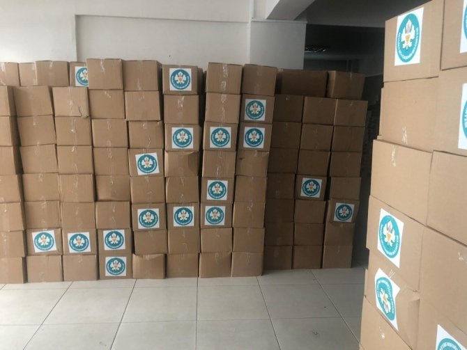 Manisa Büyükşehir 7 Bin 500 Kişinin İhtiyaçlarını Evlerine Ulaştırıyor