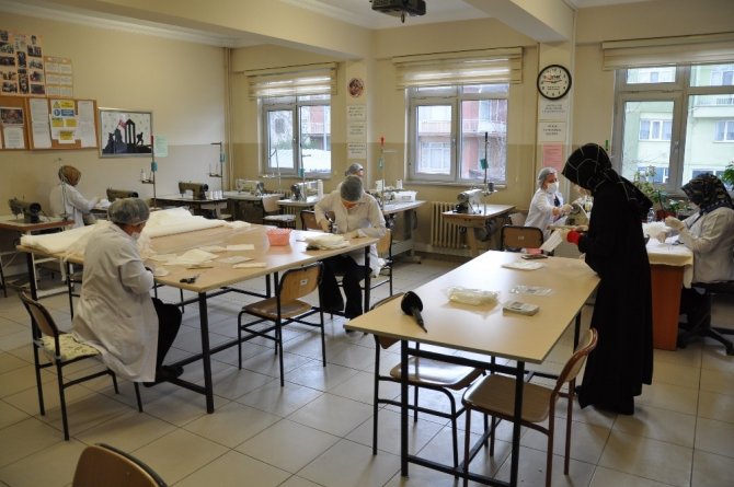 Halk Eğitimi Merkezi’nden, Kamu Çalışanlarına Maske Desteği