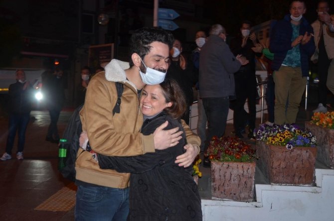 Fransa Dönüşü Karantinaya Alınan 31 İşçi Ailelerine Kavuştu