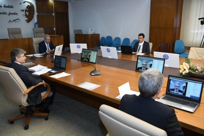 Ege Üniversitesi Senatosu İnternet Ortamında Toplandı