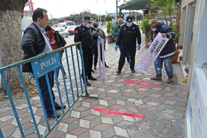 Akhisar Belediyesi Sosyal Mesafe Çizgisi Çekti
