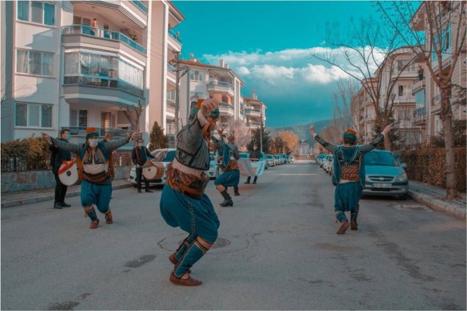 Efelerden Davullu Zurnalı "Evde Kal" Çağrısı
