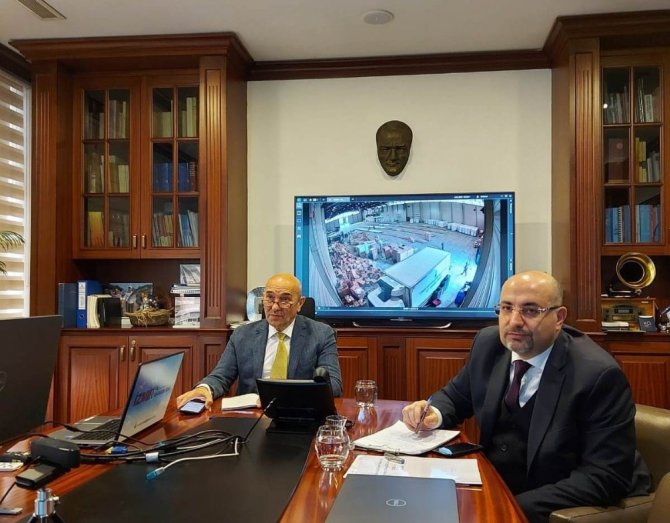 İzmir’de Salgına Karşı Mücadelede Ortak Akıl