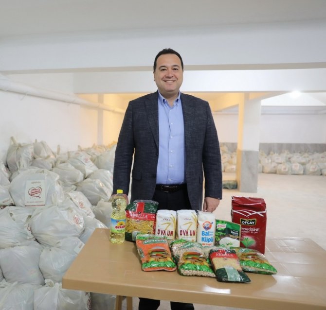 Akhisar Dayanışması İle İhtiyaç Sahiplerinin Yüzü Gülüyor