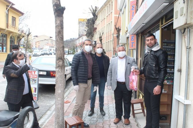 Emet Esnaf Odası’ndan Tüm Esnaflara Maske, Eldiven Ve Dezenfektan