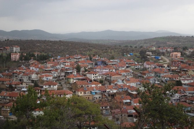 Bu Beldede Tüm Araçlar Ücretsiz Dezenfekte Ediliyor