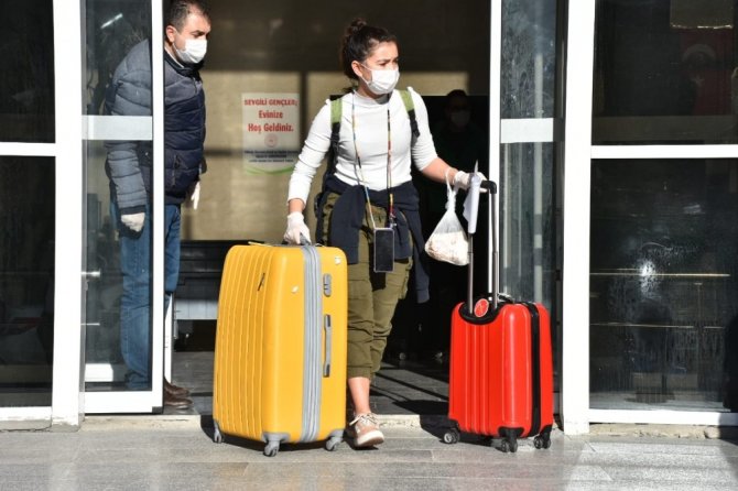 Uşak’ta Karantina Süreleri Biten 121 Kişi Evlerine Uğurlandı